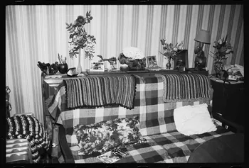 photographie MNATP. Enquête chez Madame B. Veuve d'un ouvrier des papeteries de la seine Ph.1986.39.35 Photo