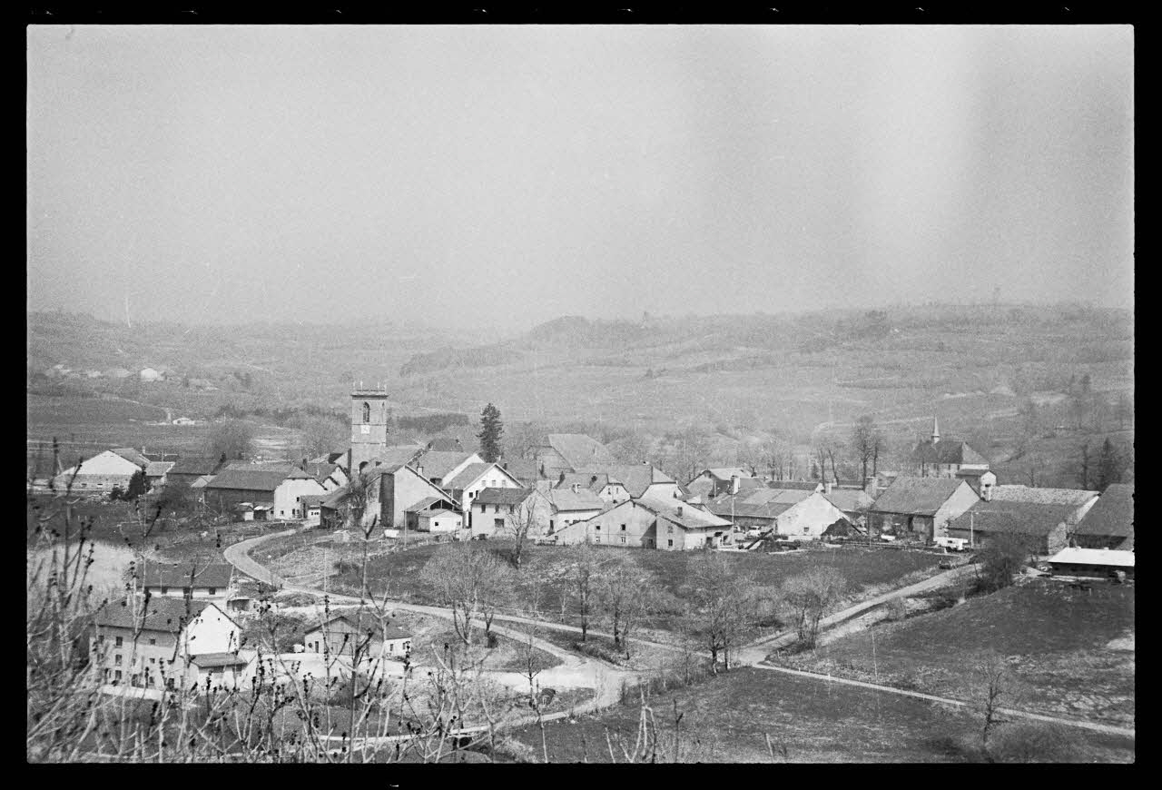 photographie Vue générale du Val de Mièges. Village Ph.1986.48.2 Photo