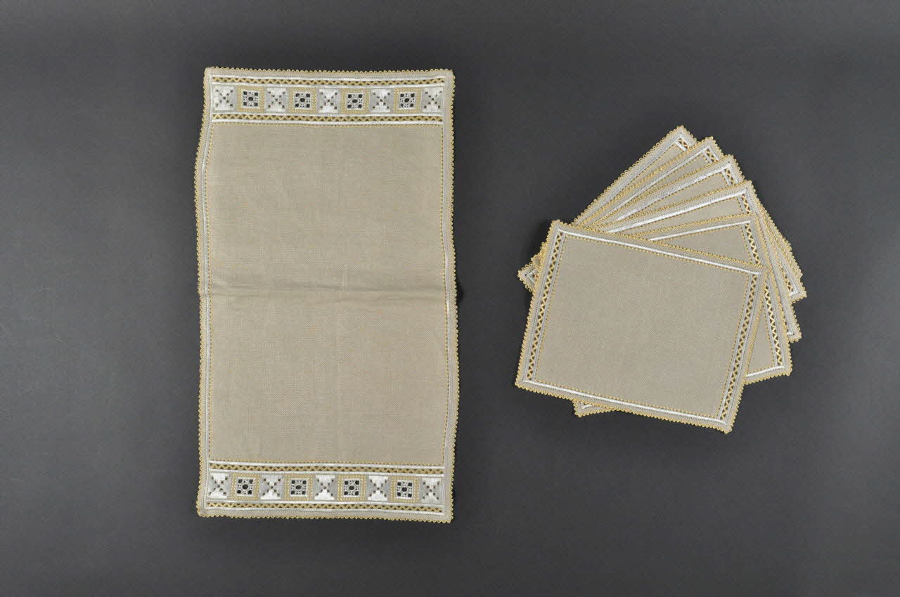 SERVICE DE TABLE DMH1987.36.6.1-7 Photo Mucem