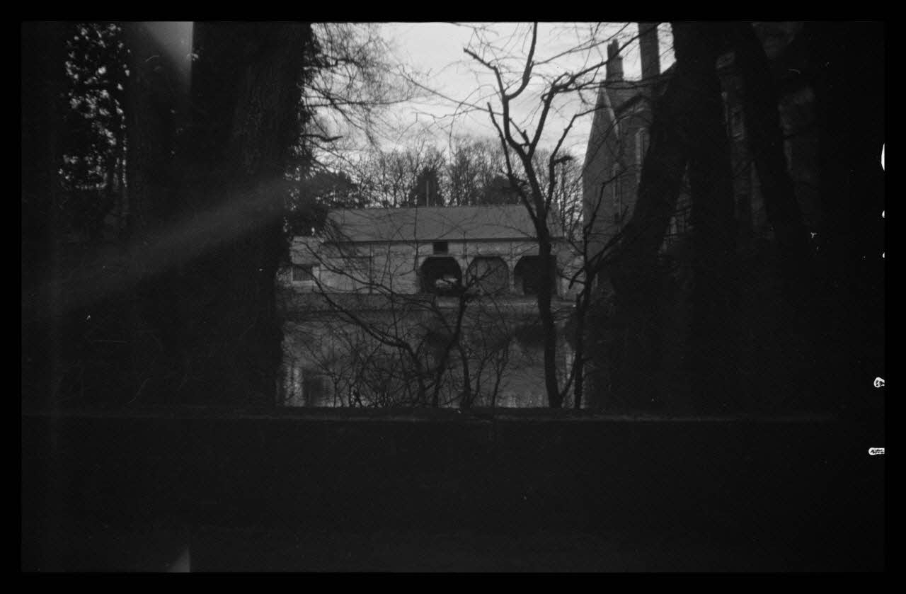 Marc Augier photographie Mur en pierre sèche, couvert de laves pierres plates Bourgogne, France 1937 Ph.1937.1072 Photo