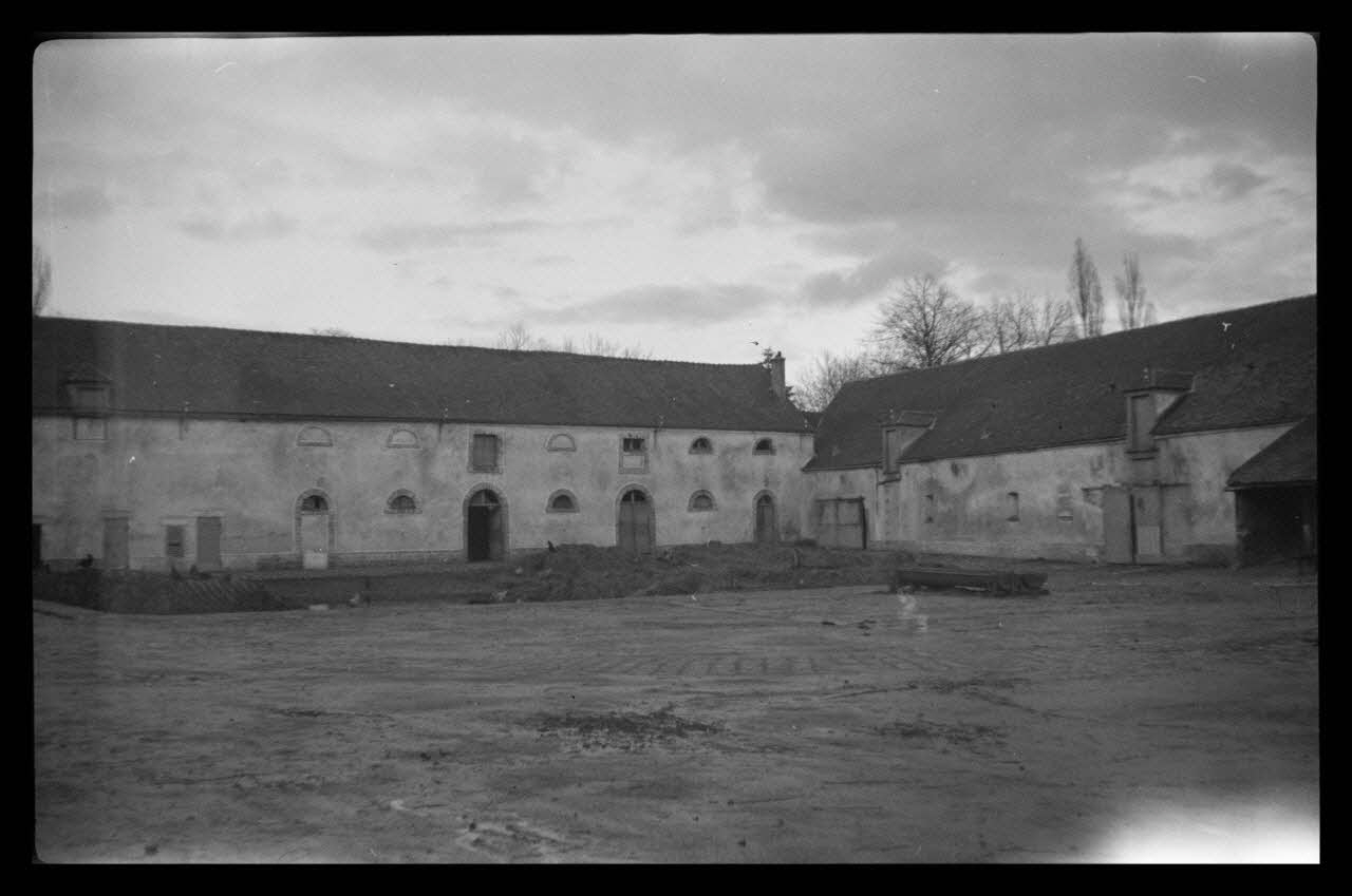 Marc Augier photographie La ferme du Manet. Vue de la forge. Façade Est Ile-de-France, France 1937 Ph.1937.1073 Photo