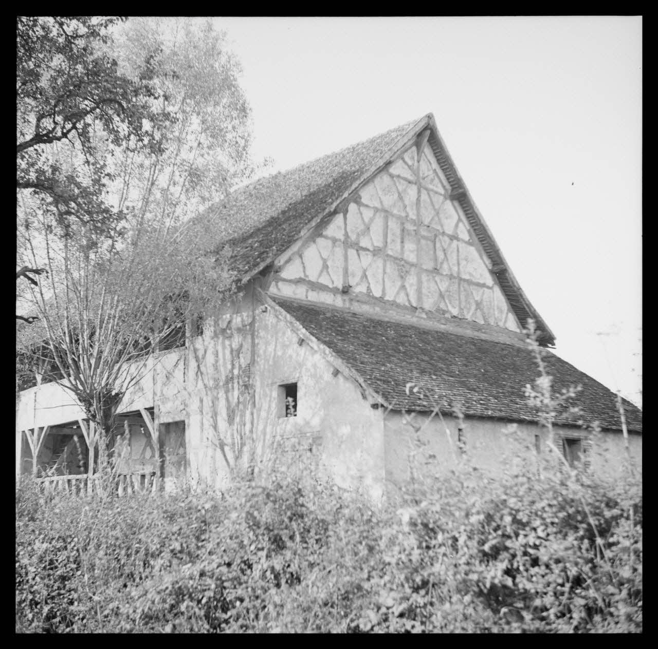 Duchemin photographie Ferme Chetaud. Pignon en pan de bois Bourgogne, France 1937/9/4 Ph.1937.2781 Photo