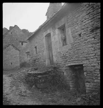 Marc Augier photographie Vieille maison Bourgogne, France 1937/2/1 Ph.1937.87  Photo