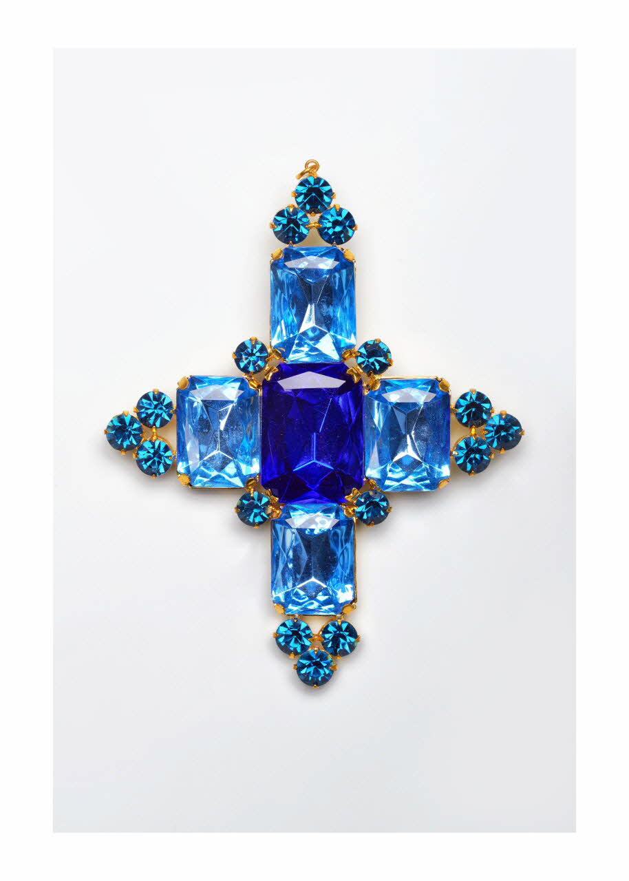 broche Costume de Soeur Orgia Provence-Alpes-Côte d'Azur, France 1994 2015.4.1.10 Photo Mucem/ Yves Inchierman