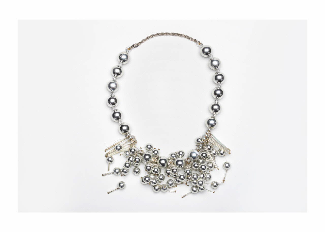 collier Costume de Soeur Orgia Provence-Alpes-Côte d'Azur, France 1994 2015.4.1.14 Photo Mucem/ Yves Inchierman