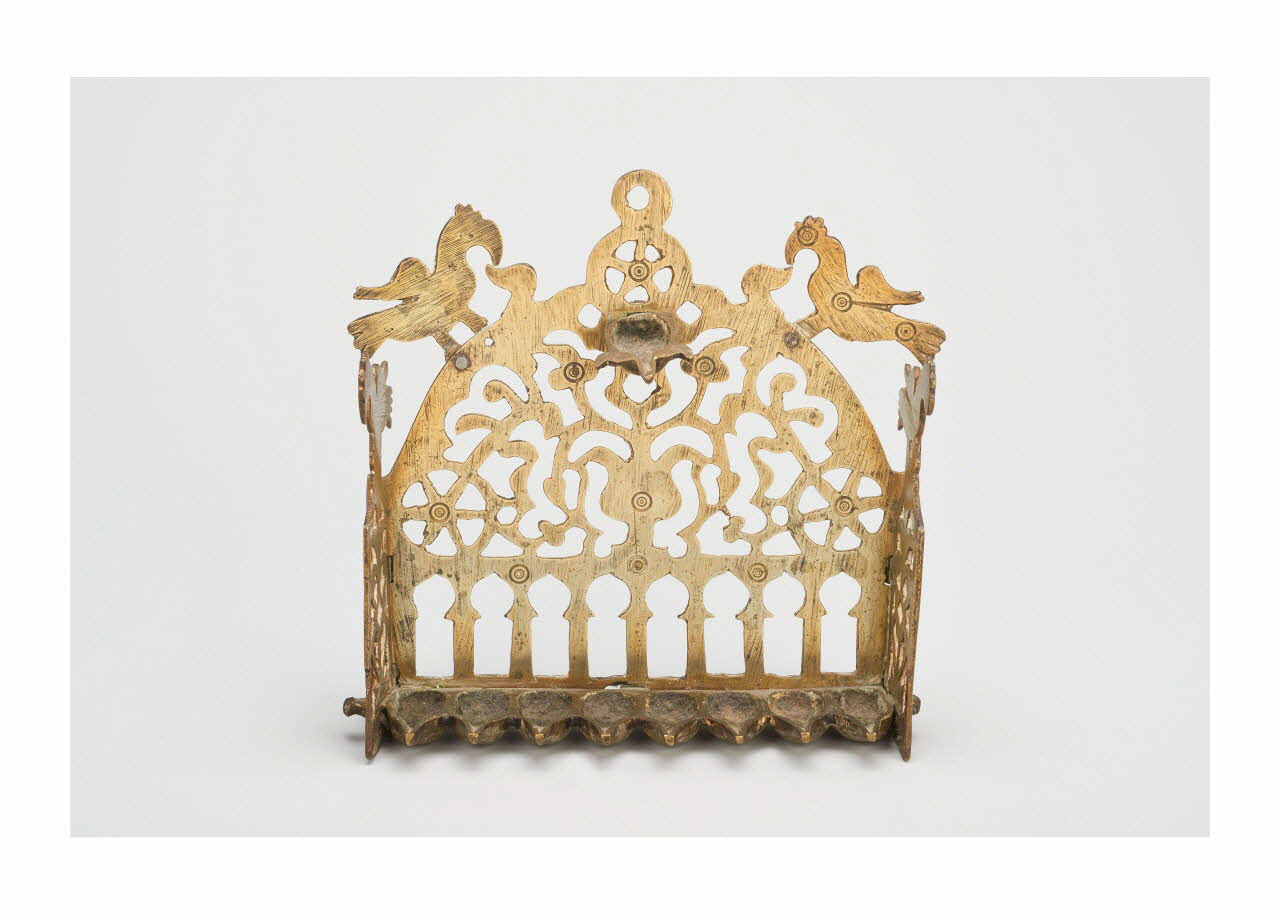 lampe de Hanoucca Tunisie 1850-1900 2015.16.7 Photo Mucem/ Yves Inchierman