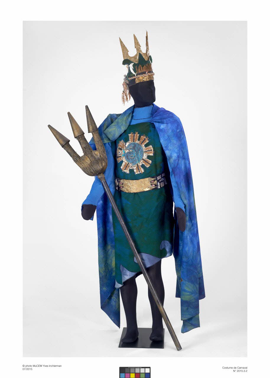 Geneviève Sevin-Doering ; Reinhard Ubbelohde Doering cape Costume de Neptune Provence-Alpes-Côte d'Azur, France 1989 2015.3.2.3 Photo Mucem/ Yves Inchierman