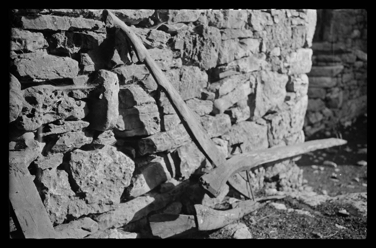 Mireille Place photographie Charrue Languedoc-Roussillon, France 1938/9/2 Ph.1938.10.90 Photo