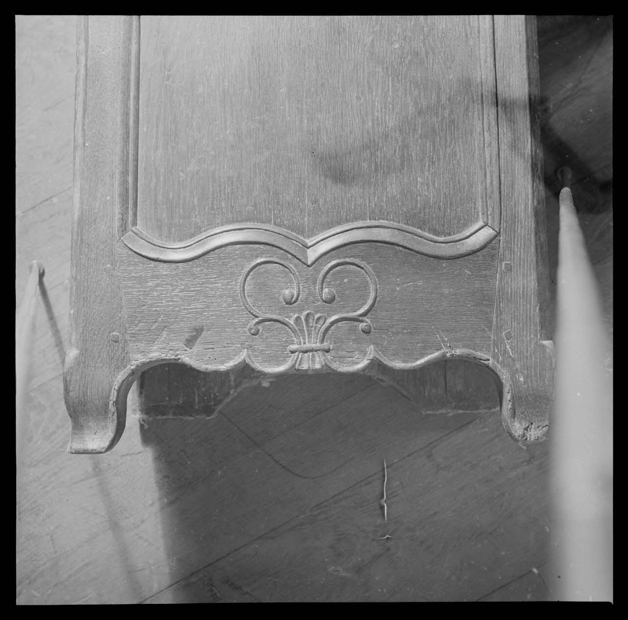 Roger Boitard photographie Chez Monsieur Vasseur. Détail d'une horloge lorraine Champagne-Ardenne, France 1941/6/18 Ph.1941.98.36 Photo