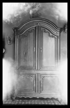 Roland Caplain photographie Château de Chitré. Grand buffet à deux corps Poitou-Charentes, France 1942/5/11 Ph.1942.48.40  Photo
