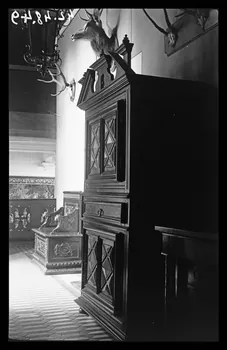 Roland Caplain photographie Château de Chitré. Buffet Poitou-Charentes, France 1942/5/11 Ph.1942.48.49  Photo
