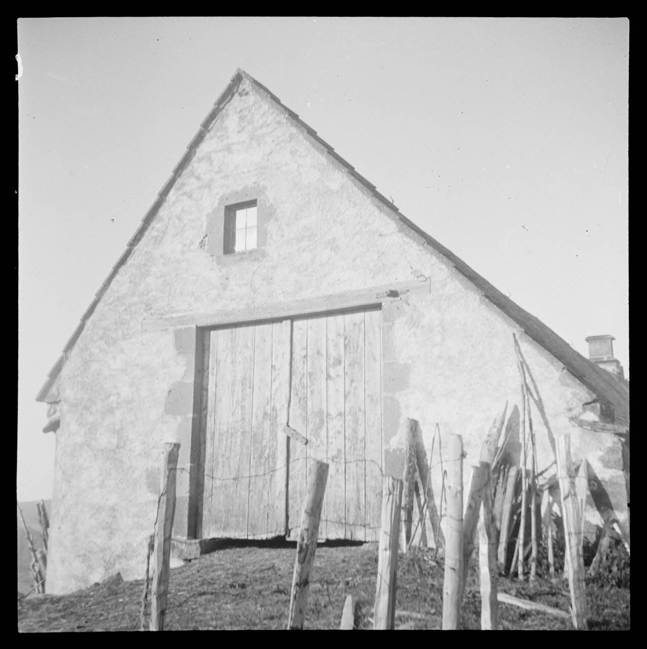 Bourgeois photographie Pignon et montée Auvergne, France 1942/9/10 Ph.1943.28.237 Photo