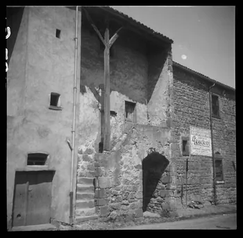 Bourgeois photographie Maison à "estre" Auvergne, France 1942/7/4 Ph.1943.28.58  Photo