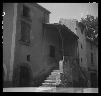 Bourgeois photographie Maison à "estre" Auvergne, France 1942/7/4 Ph.1943.28.61  Photo