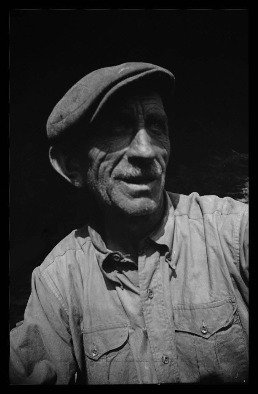 Marcel Mignot photographie Paysan de face Champagne-Ardenne, France 1941 Ph.1941.23.29 Photo