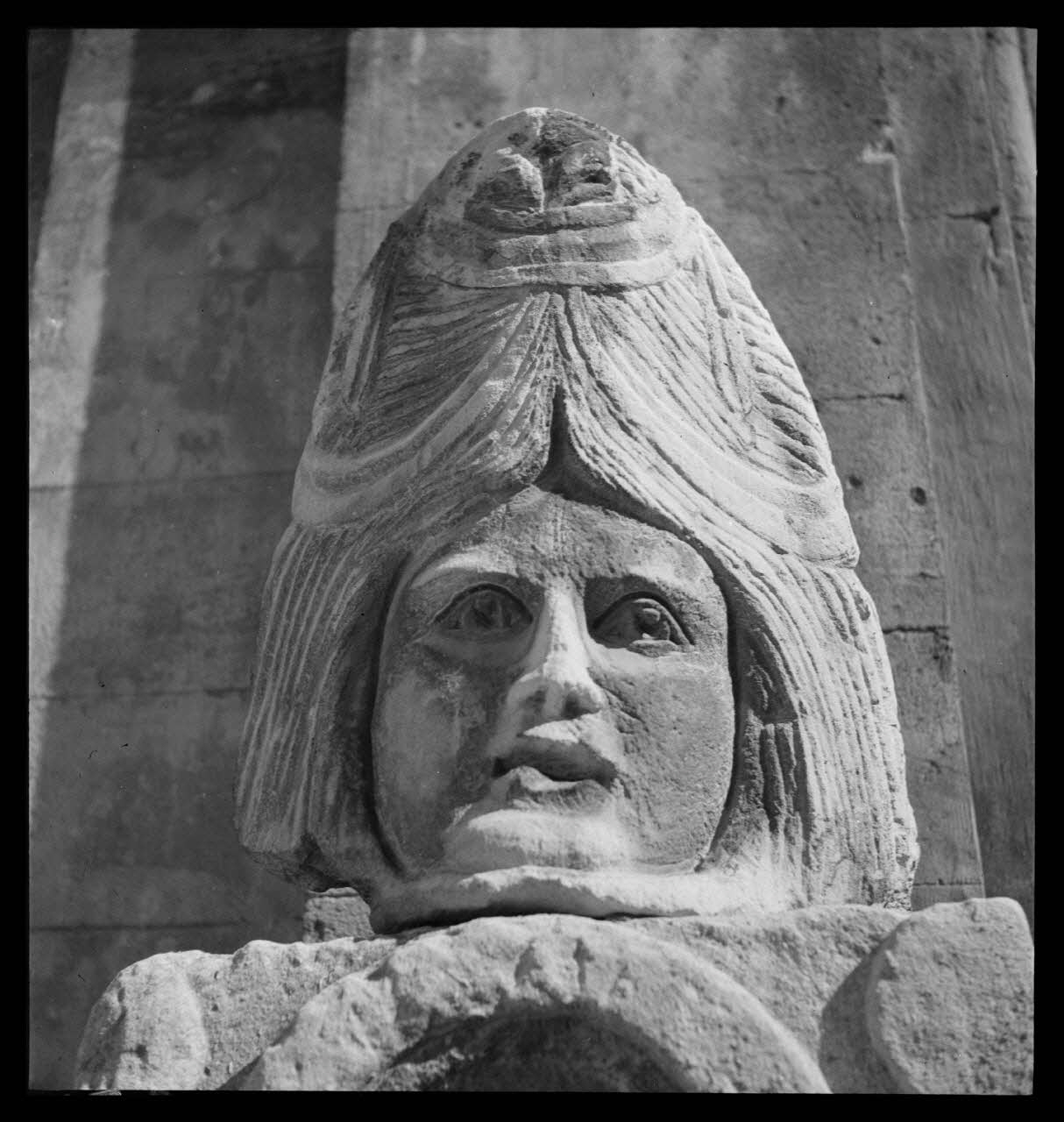 photographie Musée d'Avignon. Sculpture théâtrale Ph.1941.124.126 Photo