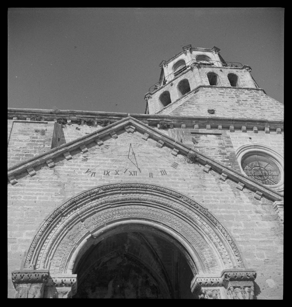 photographie Vue de l'ensemble de la moitié de l'église Ph.1941.124.71 Photo