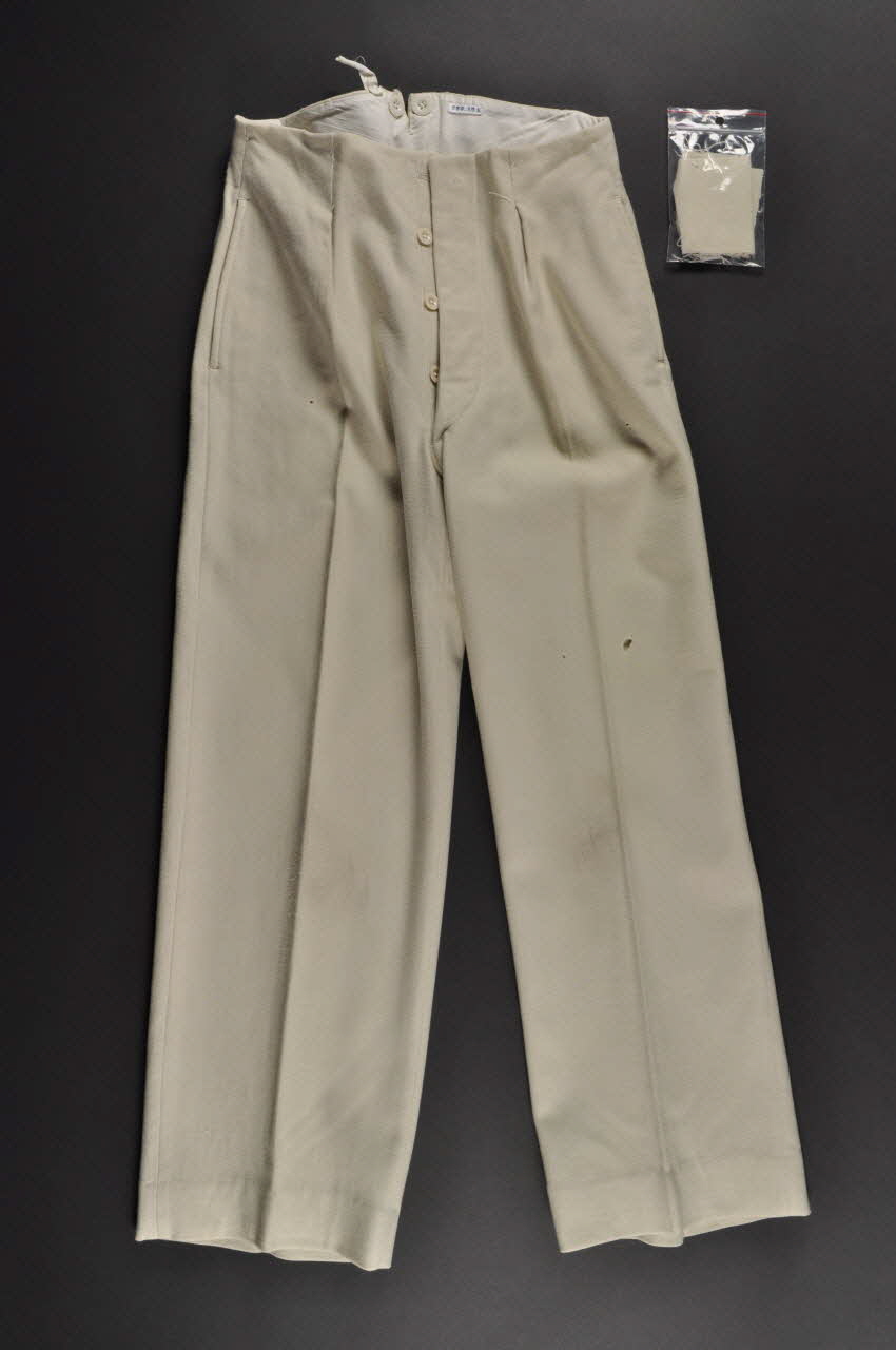 Magasins Belle Jardinière pantalon de premier communiant Île-de-France, France 1950/05/00 1989.39.5 Photo Mucem