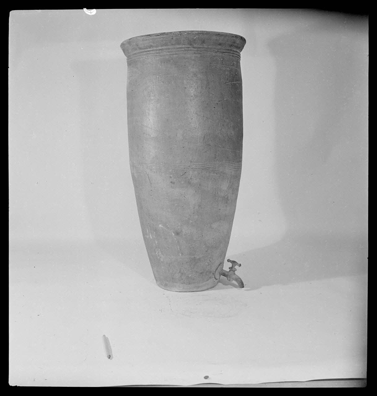 Gérard Franceschi photographie Fontaine en grès France 1942 Ph.1942.165.143 Photo