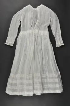 robe de communiante 1990.58.7.2 Photo Mucem