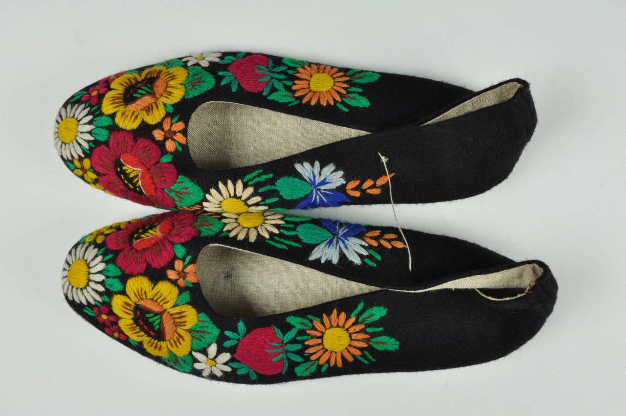 chaussure de femme DMH1990.10.1.1-2 Photo Mucem