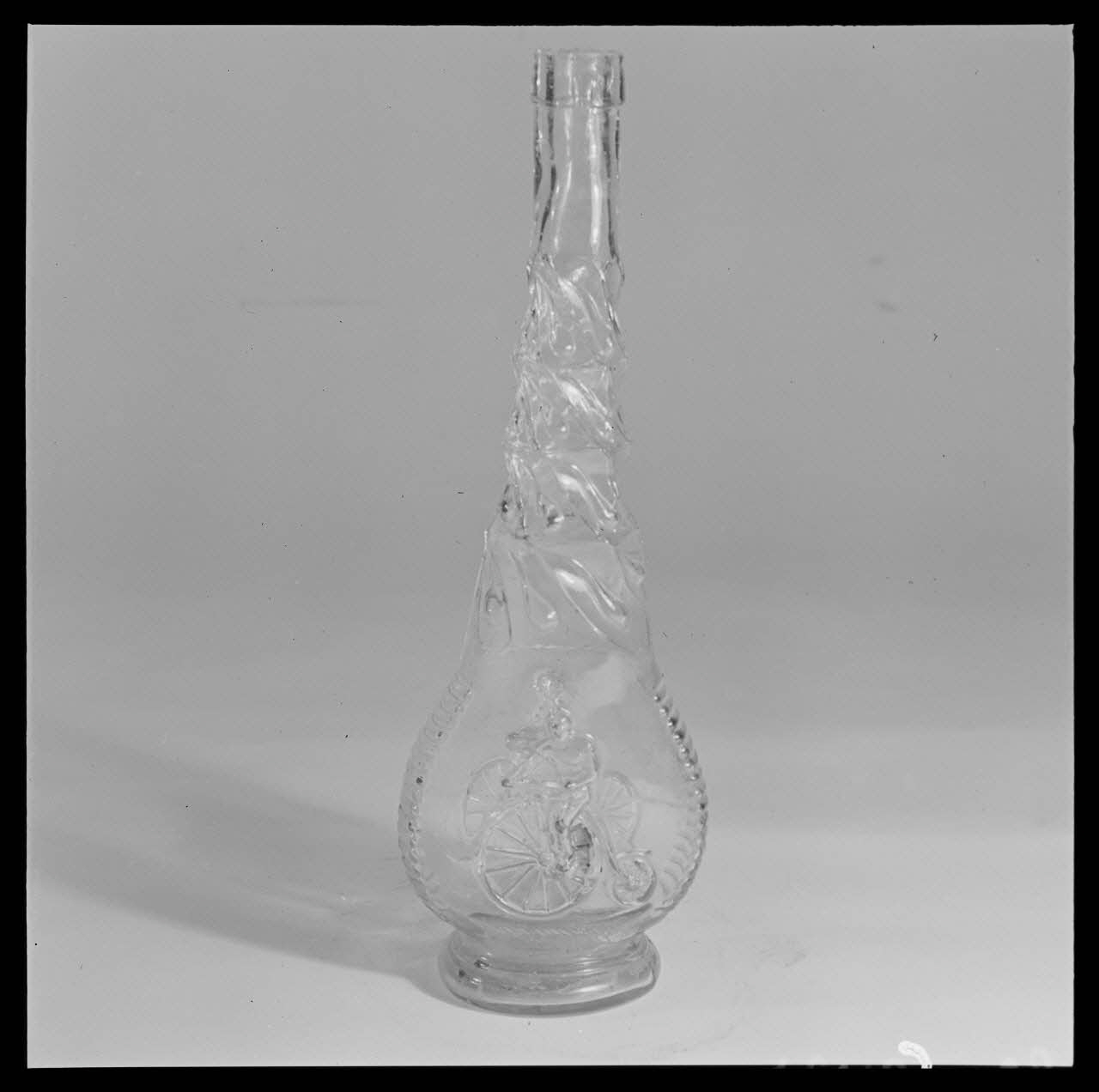 Gérard Franceschi photographie Bouteille en verre moulé France 1942 Ph.1942.165.188 Photo