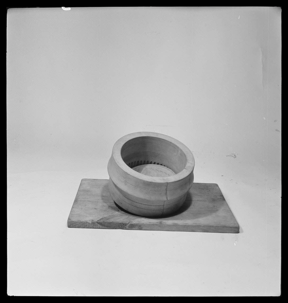 Gérard Franceschi photographie Moule à fromage en bois France 1942 Ph.1942.165.283 Photo