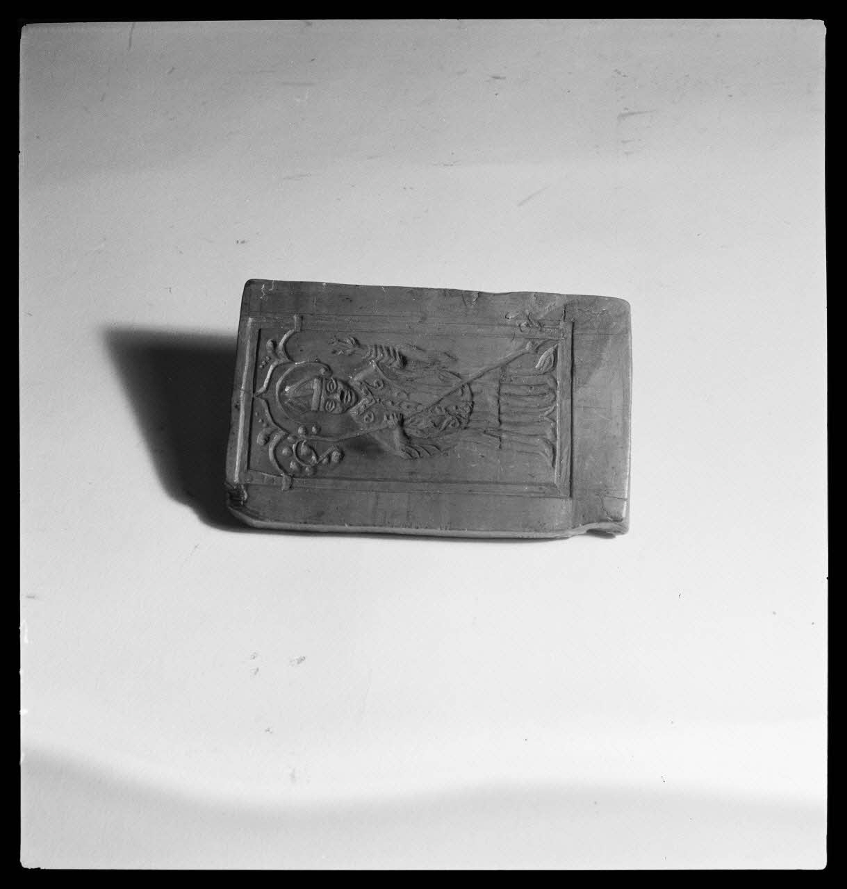 Gérard Franceschi photographie Moule à pâtisserie en bois sculpté. Verso France 1942 Ph.1942.165.3 Photo