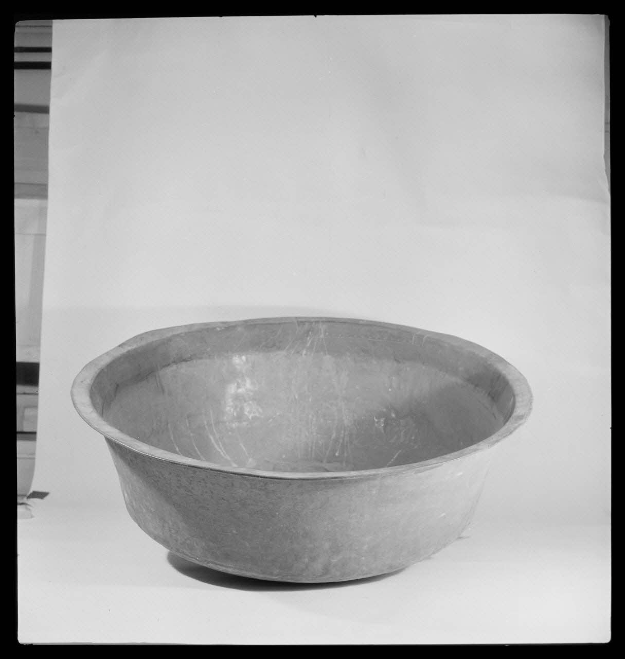 Gérard Franceschi photographie Bassine à crêpes en cuivre France 1942 Ph.1942.165.50 Photo