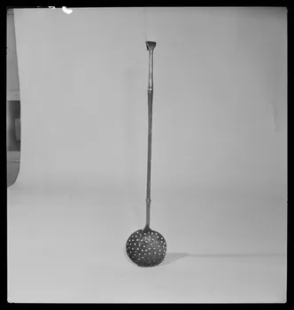 Gérard Franceschi photographie Ecumoire en fer forgé France 1942 Ph.1942.165.56 Photo