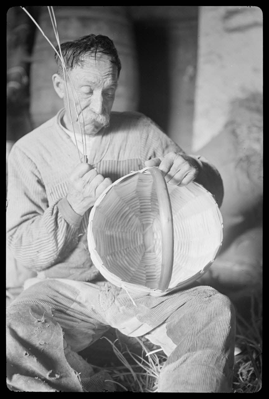 Dan Lailler photographie MNATP. Chantier 1810. Enquête sur les techniques artisanales (1942 - 1946) Pays de la Loire, France 1942/9/2 Ph.1943.3.20 Photo Mucem / Dan Lailler