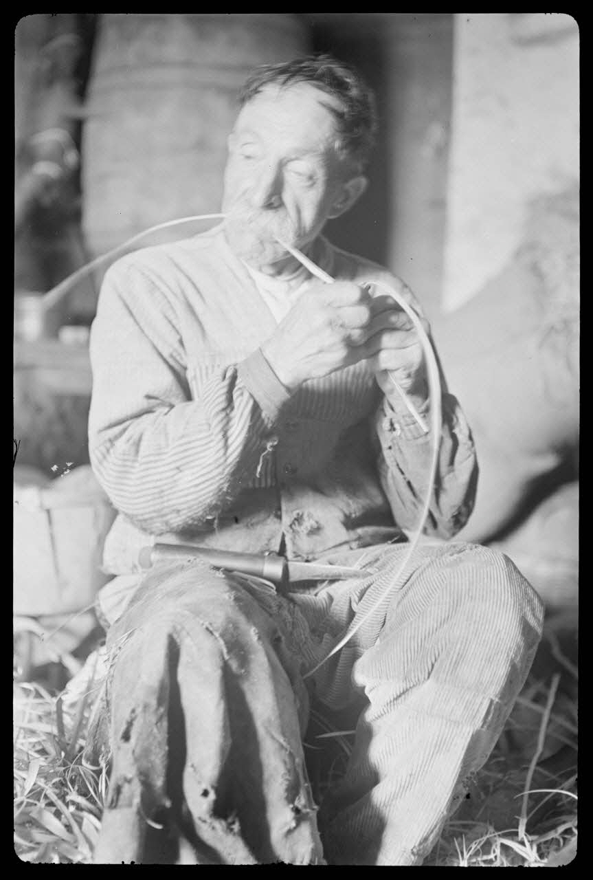 Dan Lailler photographie MNATP. Chantier 1810. Enquête sur les techniques artisanales (1942 - 1946) Pays de la Loire, France 1942/9/2 Ph.1943.3.21 Photo Mucem / Dan Lailler