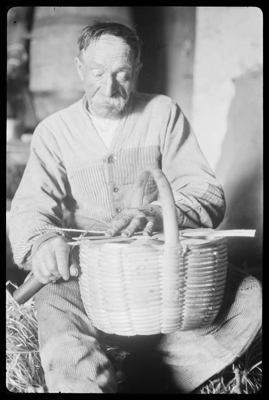 Dan Lailler photographie MNATP. Chantier 1810. Enquête sur les techniques artisanales (1942 - 1946) Pays de la Loire, France 1942/9/2 Ph.1943.3.22 Photo Mucem / Dan Lailler