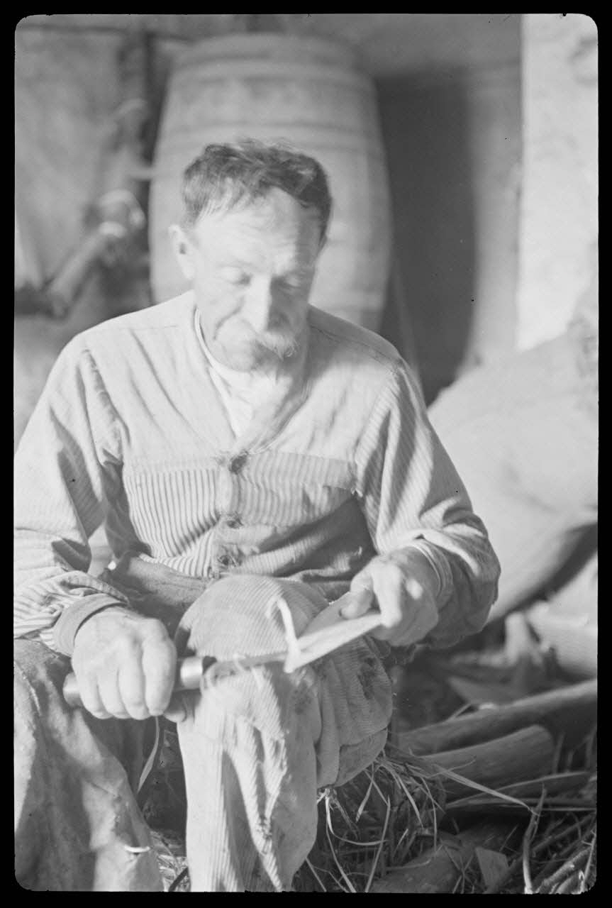 Dan Lailler photographie MNATP. Chantier 1810. Enquête sur les techniques artisanales (1942 - 1946) Pays de la Loire, France 1942/9/1 Ph.1943.3.3 Photo Mucem / Dan Lailler