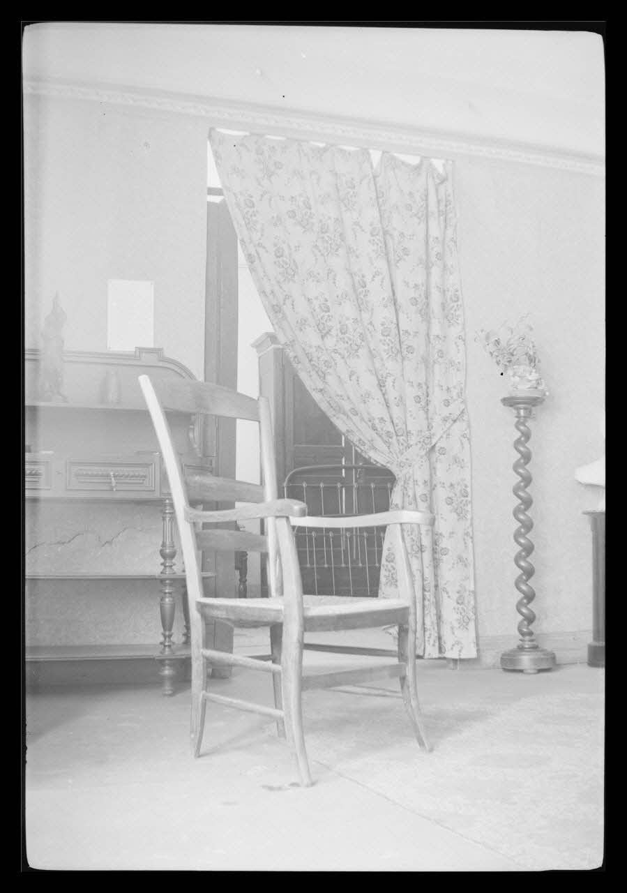 Henri Dalmau photographie Hospice. Armoire Champagne-Ardenne, France 1942/11/3 Ph.1942.28.5 Photo