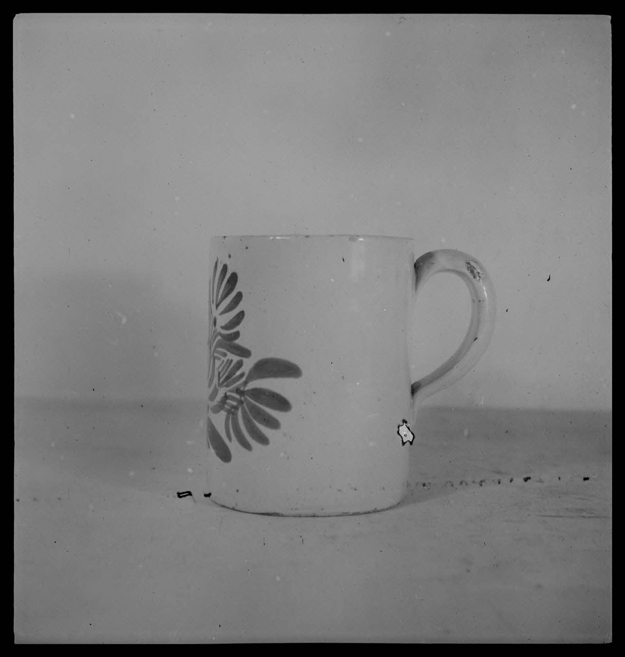 Pierre Soulier photographie Moque de Quimper Ile-de-France, France 1944/2/1 Ph.1944.26.186 Photo