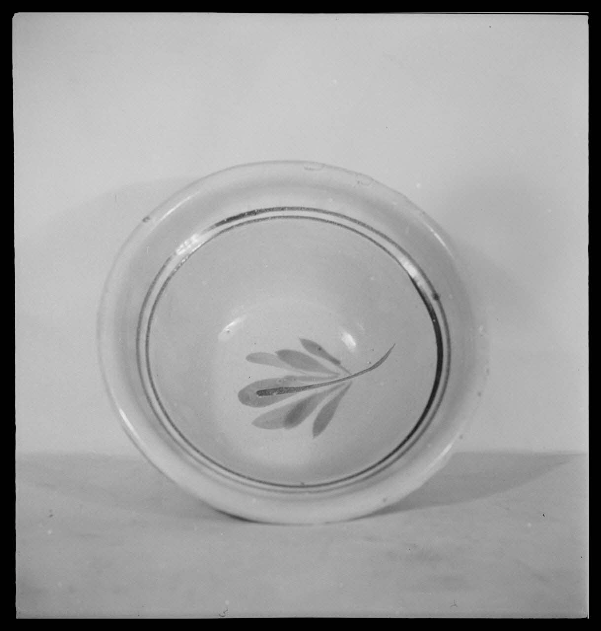 Pierre Soulier photographie Assiettes de la Sarthe Ile-de-France, France 1944/2/1 Ph.1944.26.221 Photo