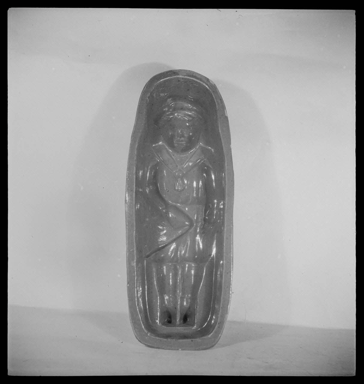 Pierre Soulier photographie Mane à pâtisserie de Soufflenheim, Bas-Rhin Ile-de-France, France 1944/2/1 Ph.1944.26.231 Photo