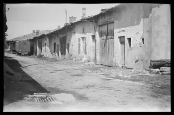 Marc Sibertin-Blanc photographie Chez Madame Chatourel. Ensemble de maisons Lorraine, France 1943/5/17 Ph.1943.167.26 Photo