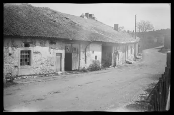 Marc Sibertin-Blanc photographie Ensemble de maison Lorraine, France 1943/5/17 Ph.1943.167.28 Photo
