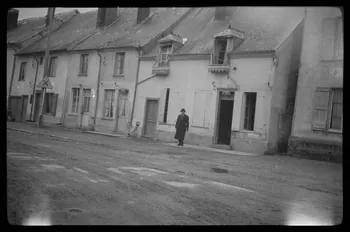 Marc Sibertin-Blanc photographie Ensemble de maisons Champagne-Ardenne, France 1943/4/13 Ph.1943.167.4 Photo