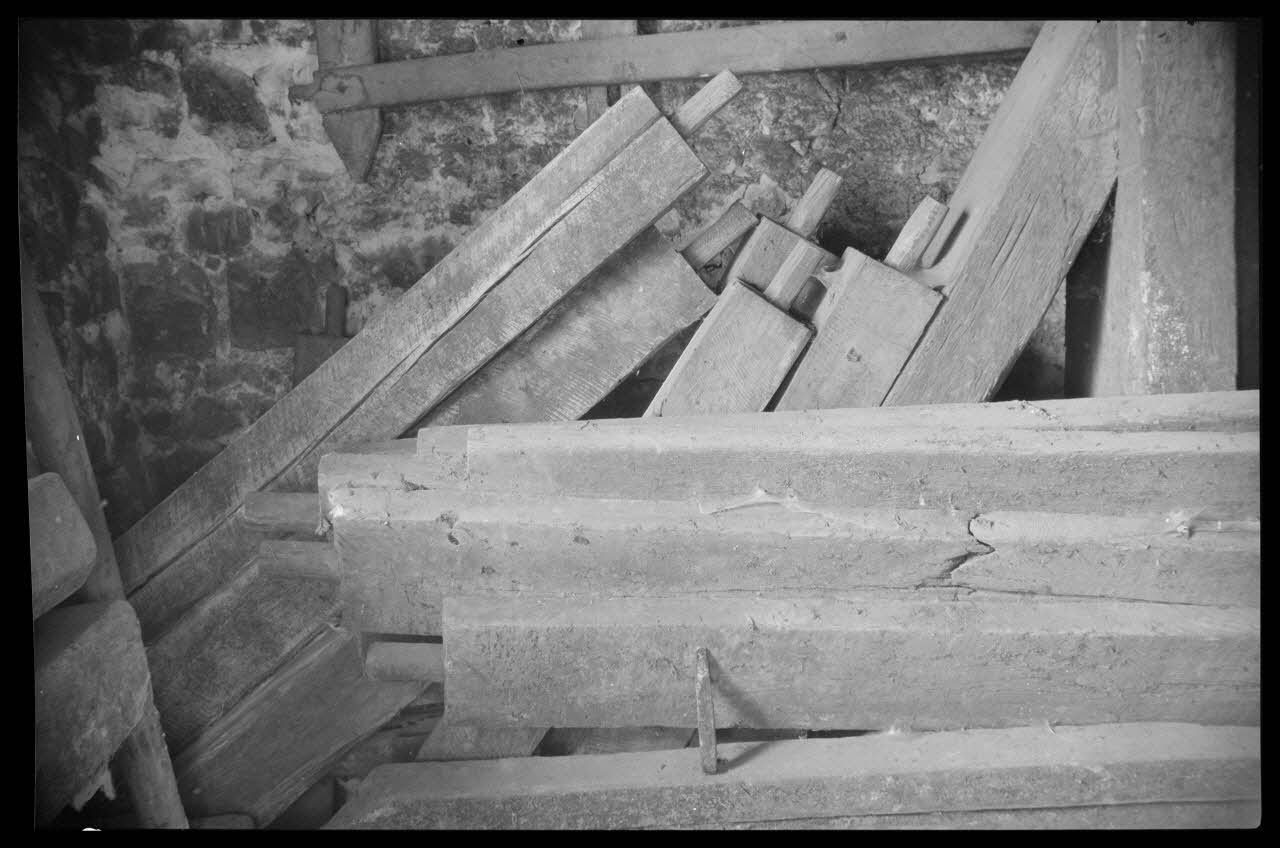 Bobignard photographie Chez Monsieur Jules Chabanne. Plats entassés Bourgogne, France 1944/3/1 Ph.1944.82.181 Photo