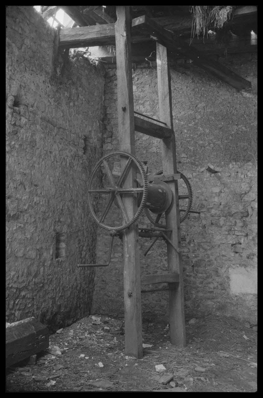Bobignard photographie Chez Monsieur Redde (médecin). Treuil Bourgogne, France 1944/3/1 Ph.1944.82.182 Photo
