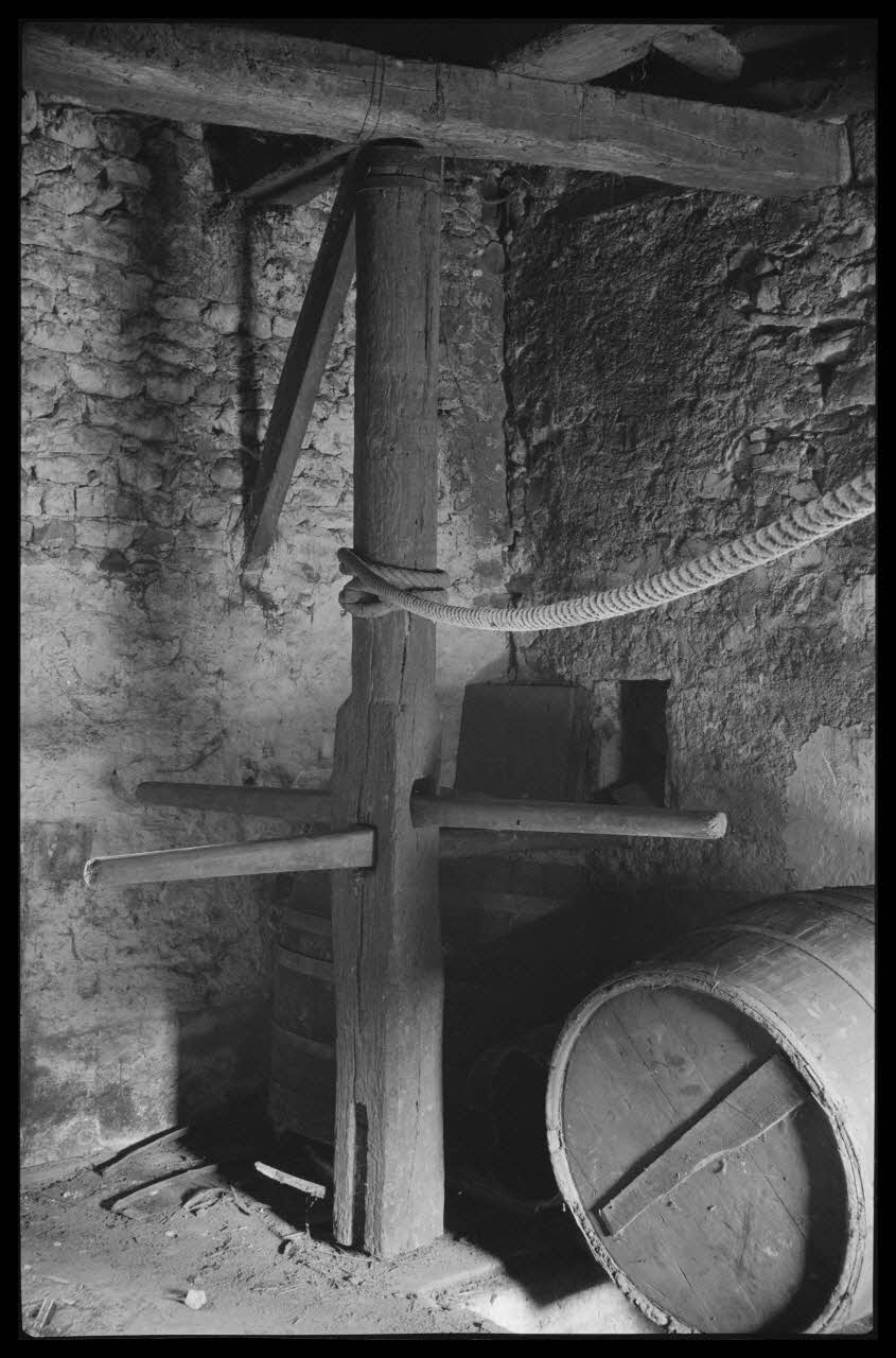 Bobignard photographie Chez Monsieur Jules Chabanne. Tourniquet et ses rames Bourgogne, France 1944/3/1 Ph.1944.82.189 Photo