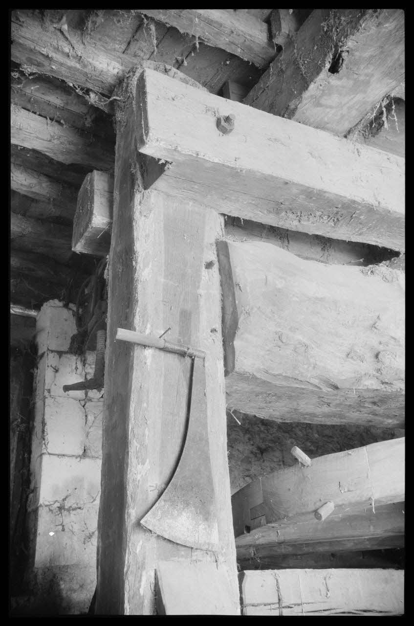 Bobignard photographie Chez Madame Chabanne. Jumelle gauche et coupe-marc Bourgogne, France 1944/3/1 Ph.1944.82.193 Photo