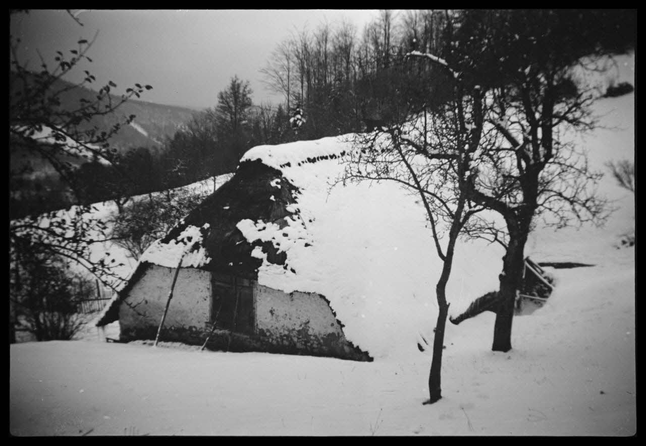 Henry photographie Maison de Monsieur Demansy Franche-Comté, France 1943/12/1 Ph.1944.134.52 Photo