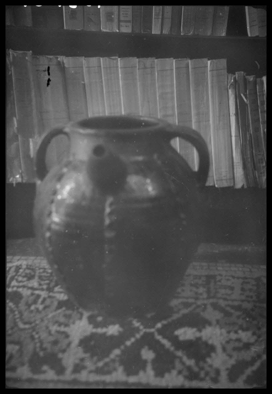 Cellier photographie Chez Madame Bonniot. Jarre Rhône-Alpes, France 1945/1/5 Ph.1945.34.61 Photo