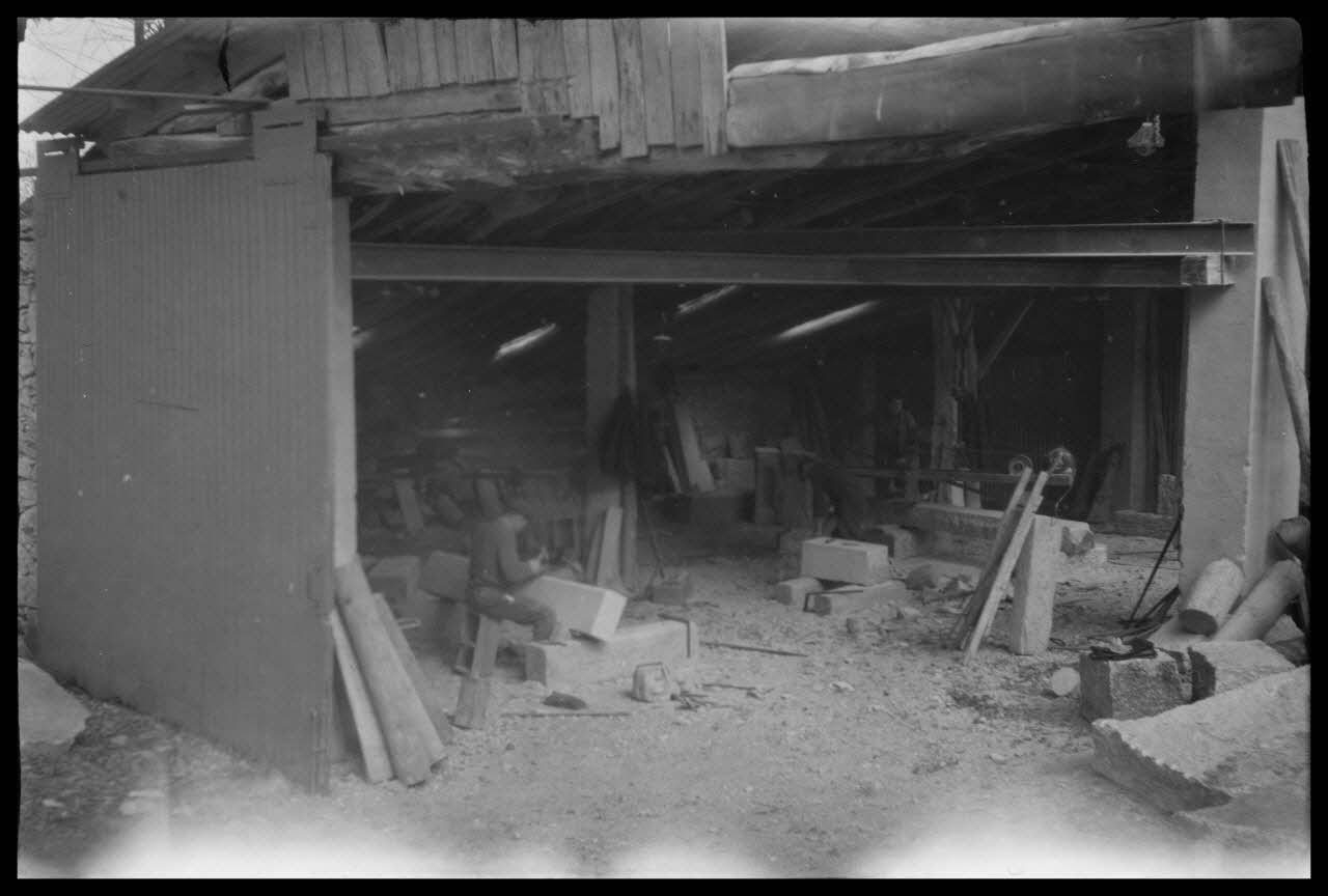 Brunet photographie Atelier de taille de Monsieur Fortuné Albert Midi-Pyrénées, France 1944/5/1 Ph.1945.44.44 Photo