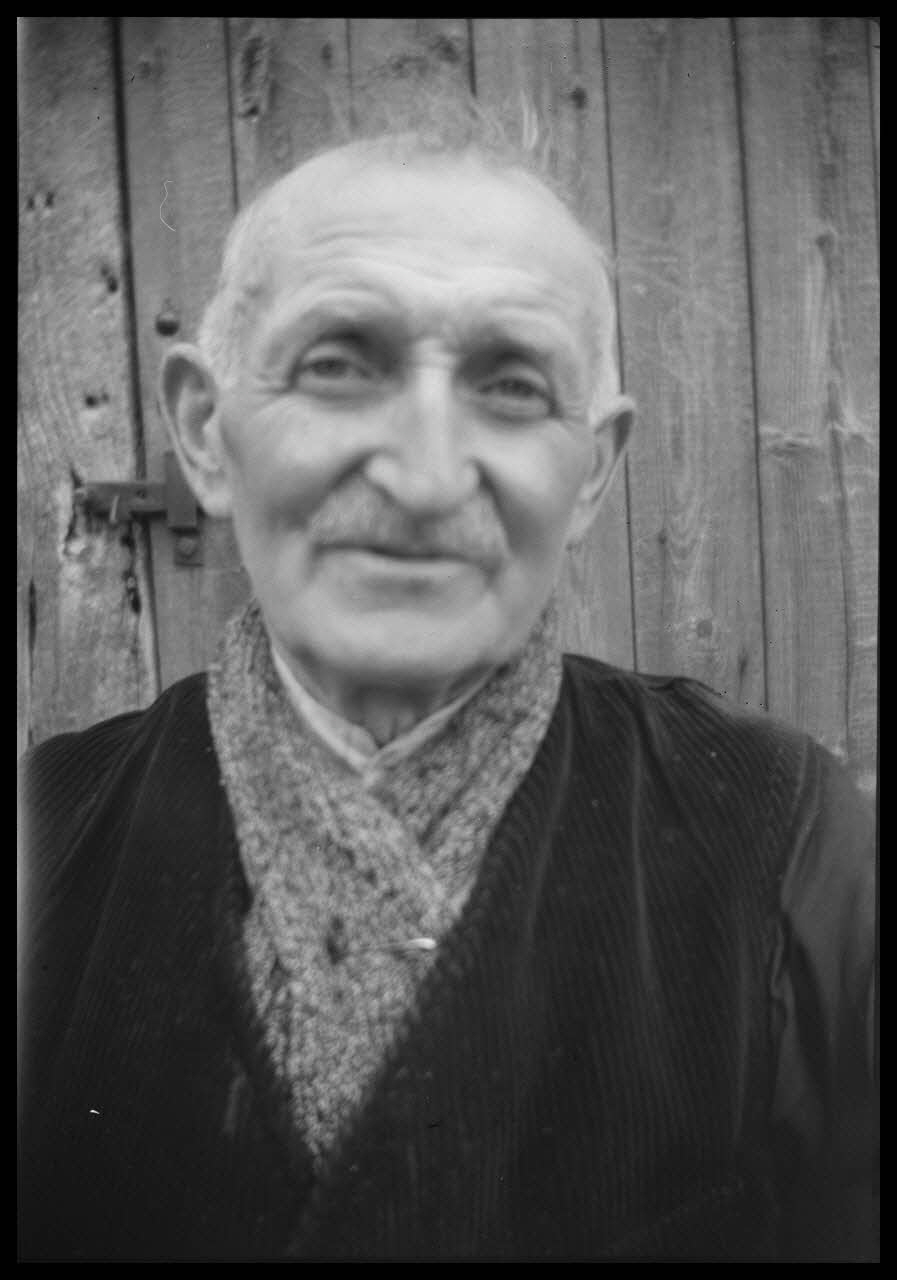 photographie Cultivateur de Jully nommé Monsieur Henri Deguilly vu de face Ph.1945.64.9 Photo