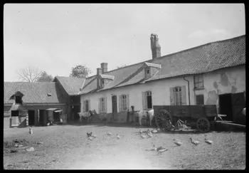 Berthier photographie Ferme de Monsieur Bellegeule. Façade de l'habitation sur la cour Picardie, France 1945/4/26 Ph.1945.66.10 Photo